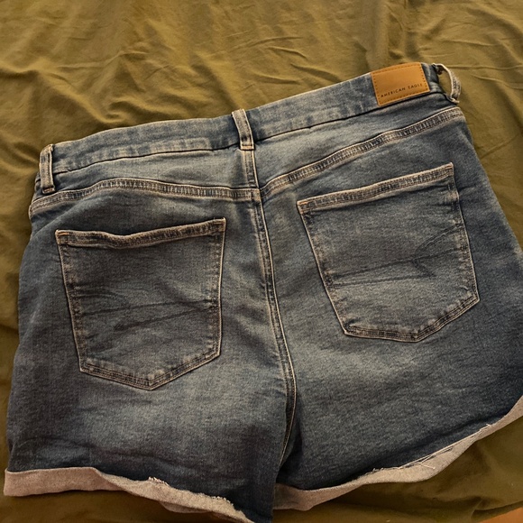 American Eagles AE Stretch Curvy Denim Mom Short size 14 - Picture 4 of 4